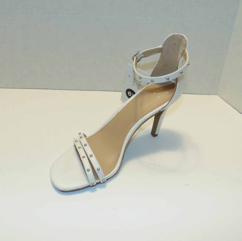 White/Tan Women's Heels Size 6.5